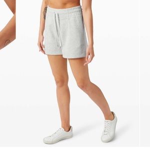 NWT Lululemon Soft Ambition shorts, size 4